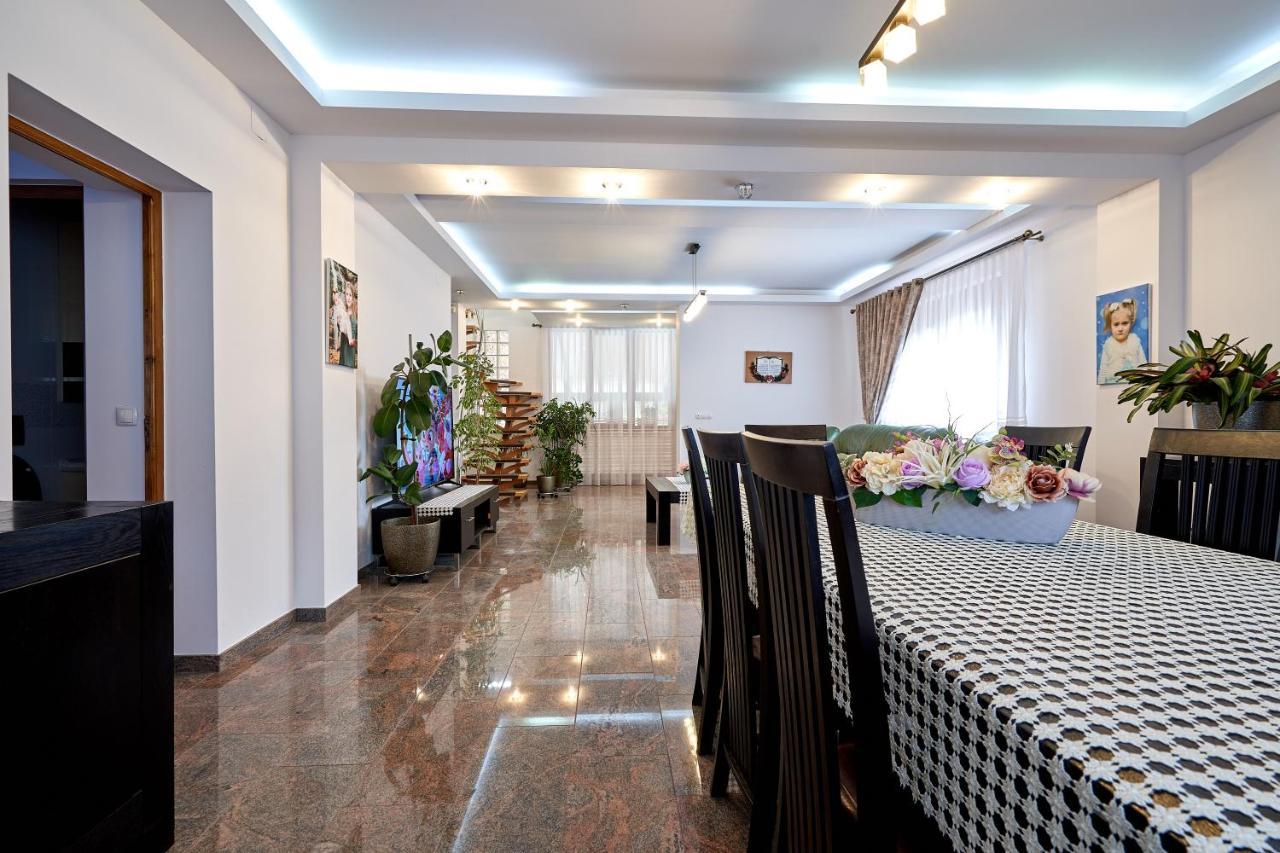 Отель Casa Cu Flori Мойсей Экстерьер фото