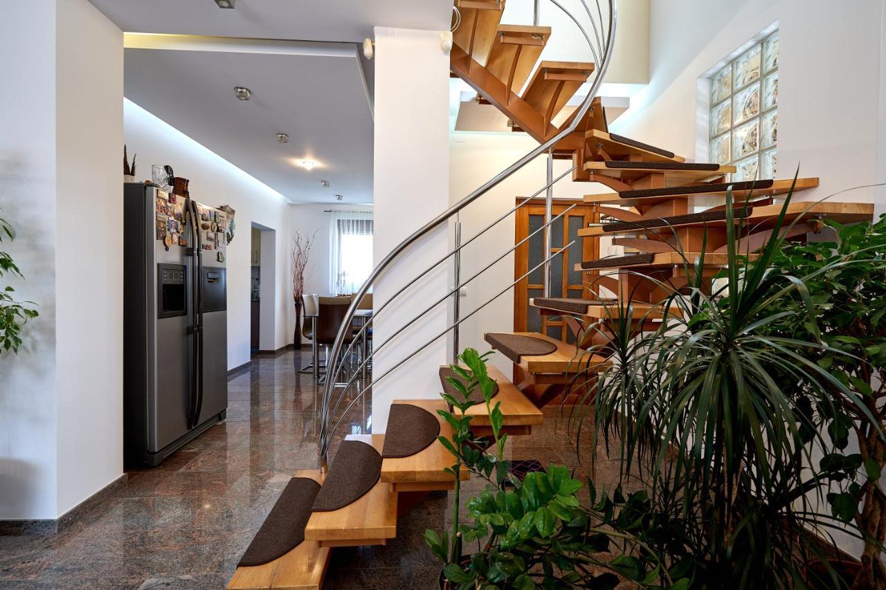 Отель Casa Cu Flori Мойсей Экстерьер фото
