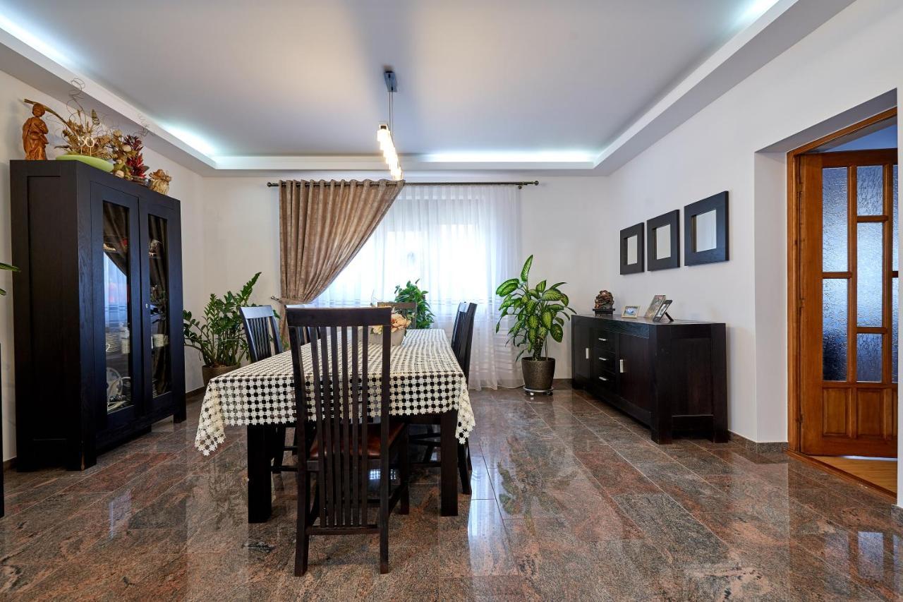 Отель Casa Cu Flori Мойсей Экстерьер фото